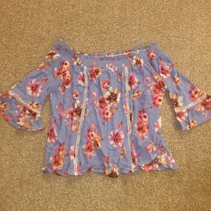 Altar’d State floral off the shoulder blouse 🌸